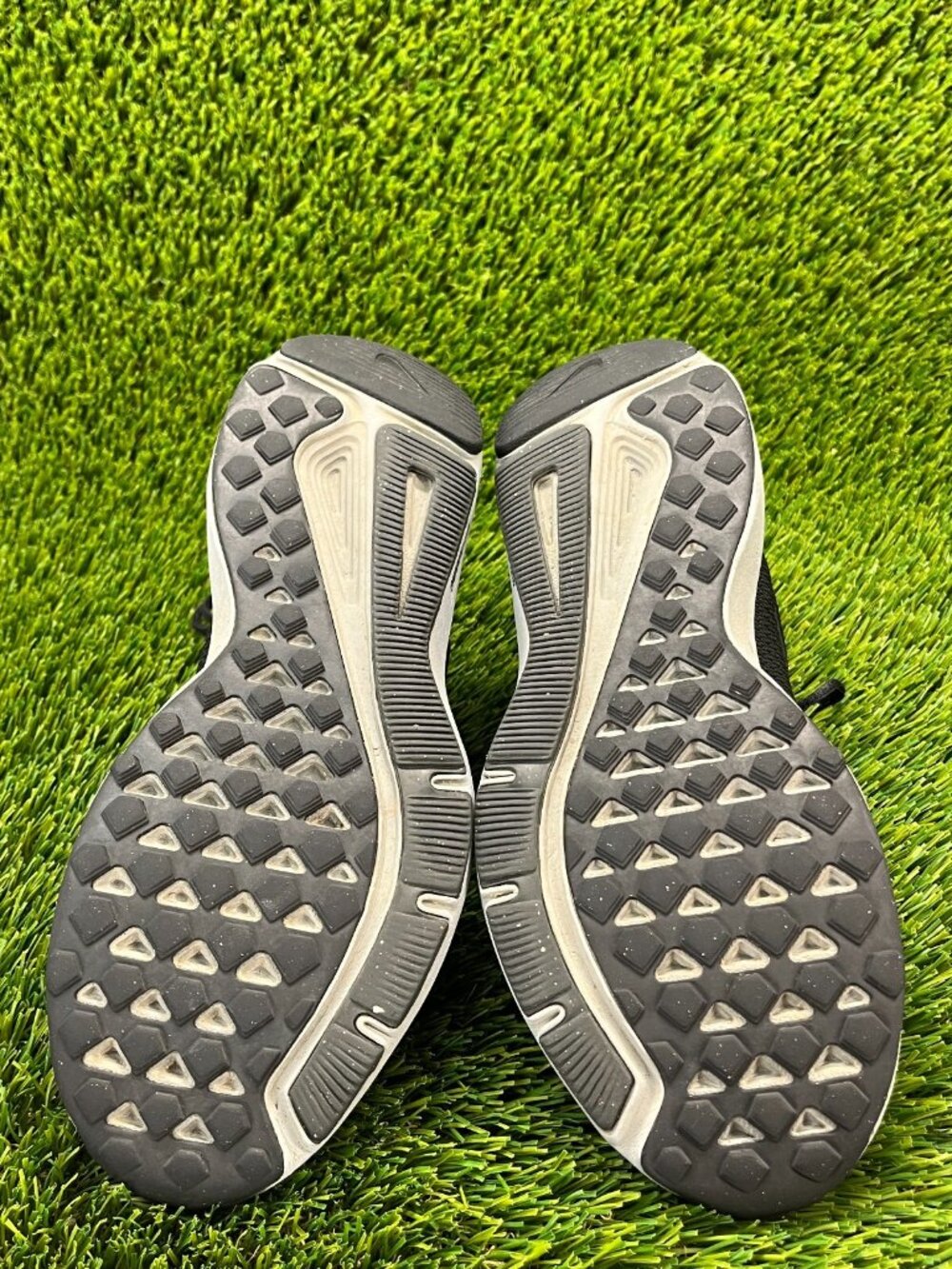 Nike Quest Womens Size 5.5 Black White Athletic Walking Running Shoes Sneakers - Picture 7 of 10